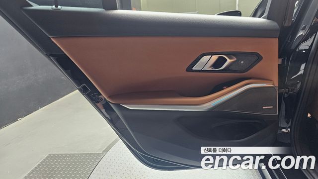 BMW 3-Series 2025 — photo 15