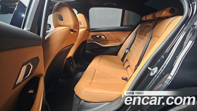BMW 3-Series 2025 — photo 16