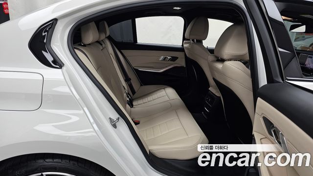 BMW 3-Series 2026 — photo 18