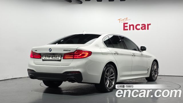 BMW 5-Series 2018 — photo 2