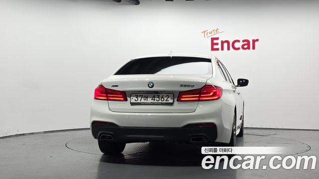 BMW 5-Series 2018 — photo 4
