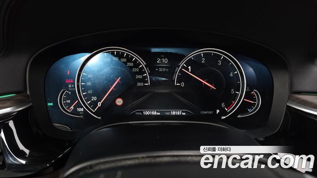 BMW 5-Series 2018 — photo 11