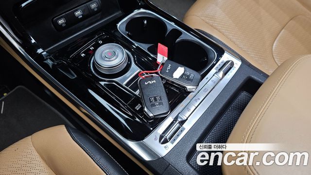 Kia Canival 2023 — photo 12