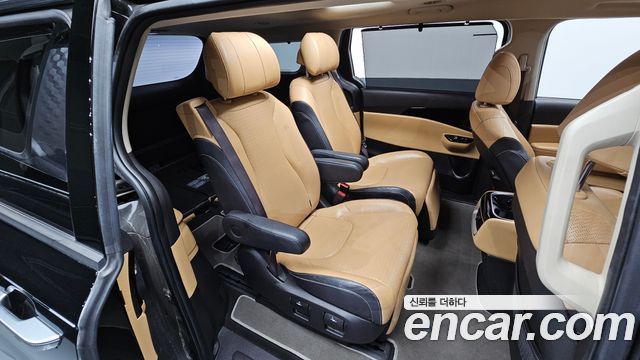 Kia Canival 2023 — photo 18