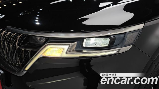 Kia Canival 2023 — photo 8
