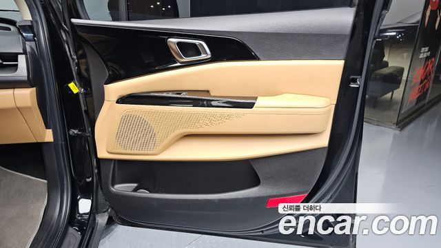 Kia Canival 2023 — photo 15