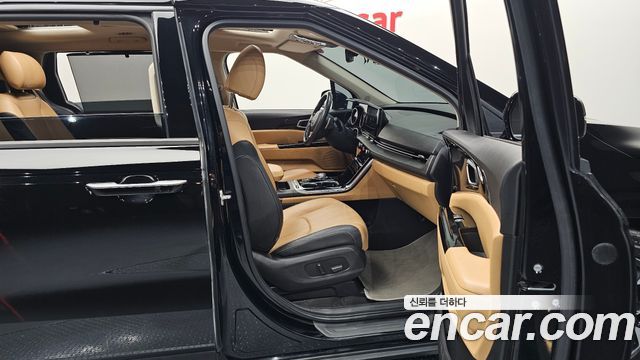 Kia Canival 2023 — photo 16