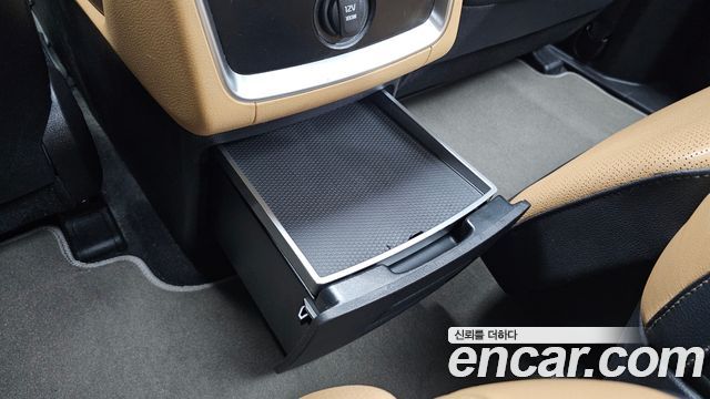 Kia Canival 2023 — photo 32