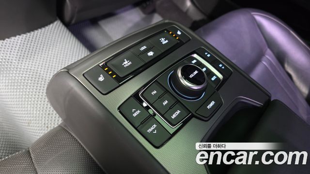 Hyundai Genesis 2016 — photo 19