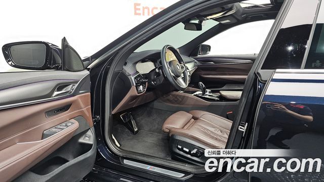 BMW Gran Turismo 2023 — photo 13