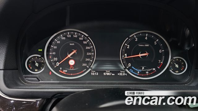 BMW 5-Series 2014 — photo 8