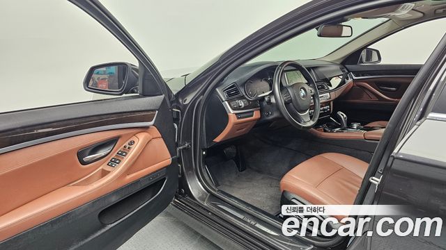 BMW 5-Series 2014 — photo 10