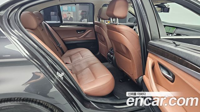 BMW 5-Series 2014 — photo 11