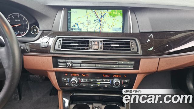 BMW 5-Series 2014 — photo 14