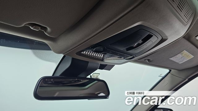 BMW 5-Series 2014 — photo 17
