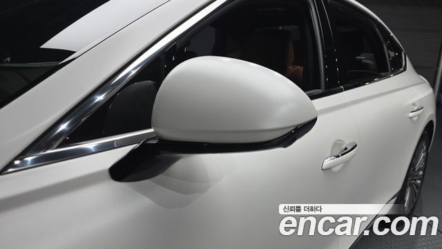 Genesis G80 2022 — photo 30