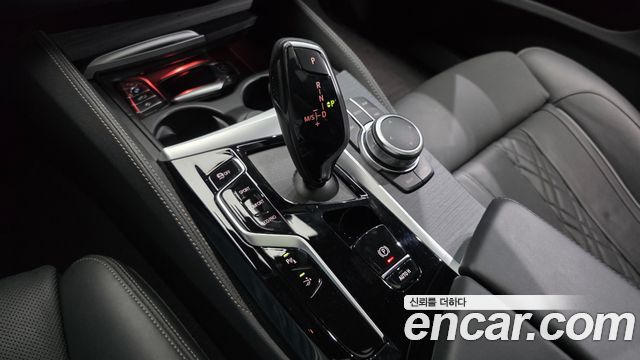 BMW Gran Turismo 2022 — photo 12