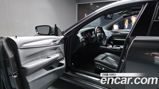 BMW Gran Turismo 2022 — photo 13