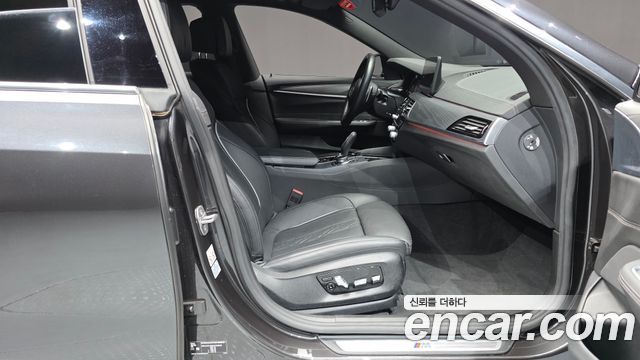 BMW Gran Turismo 2022 — photo 16