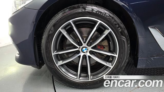 BMW 5-Series 2020 — photo 5