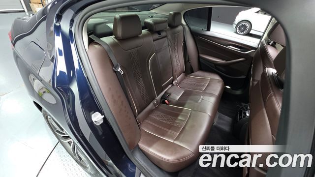 BMW 5-Series 2020 — photo 11