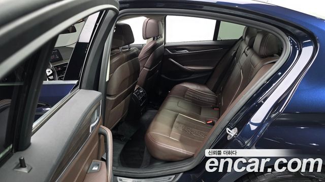 BMW 5-Series 2020 — photo 12