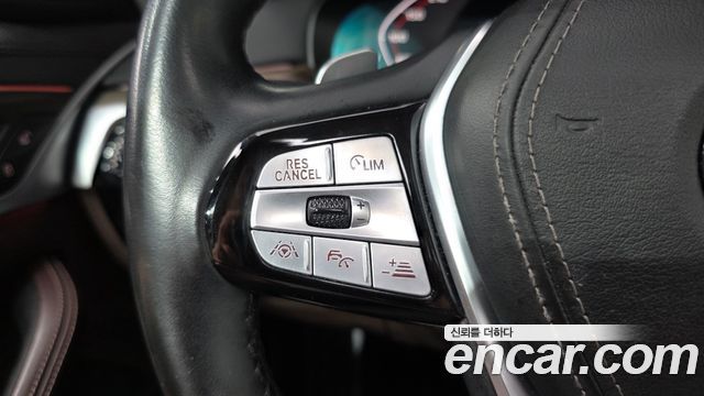 BMW 5-Series 2020 — photo 16