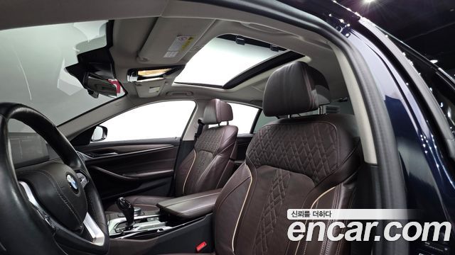 BMW 5-Series 2020 — photo 18