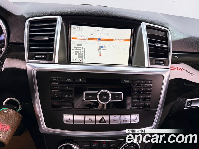 Mercedes-Benz M-class 2015 — photo 11