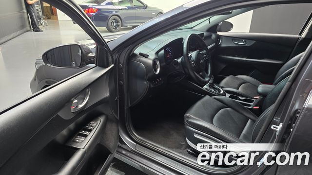Kia K3 2022 — photo 13