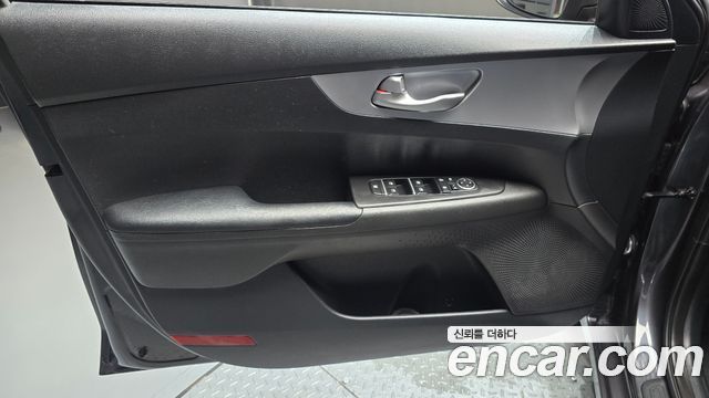 Kia K3 2022 — photo 14