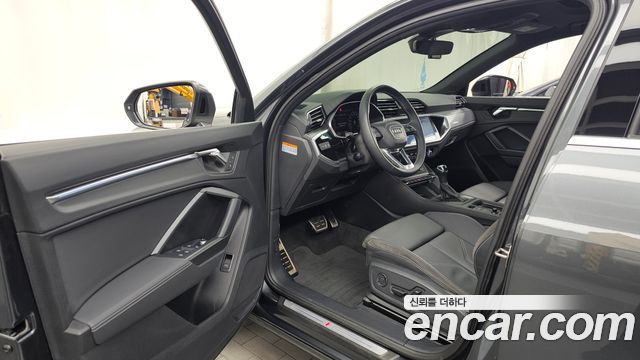 Audi Q3 2023 — photo 13