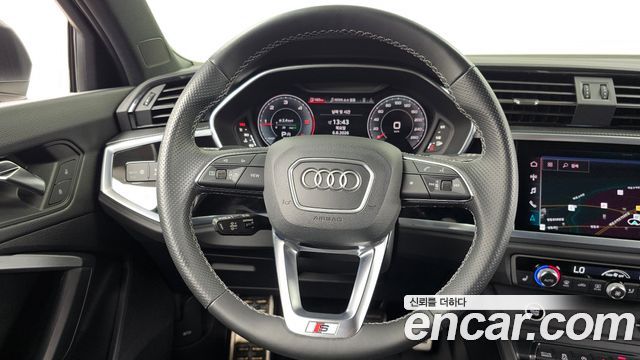 Audi Q3 2023 — photo 19