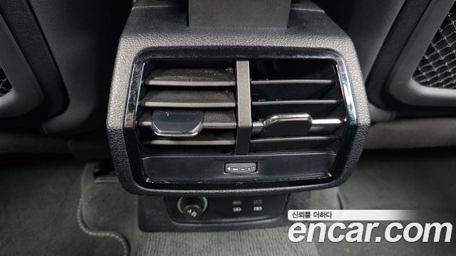 Audi Q3 2023 — photo 32