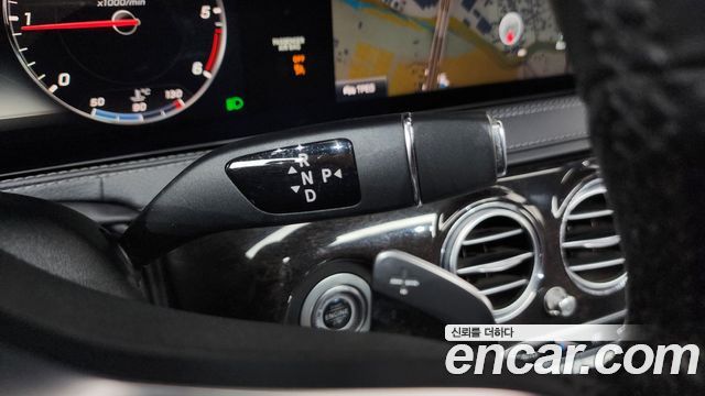 Mercedes-Benz S-Class 2018 — photo 12