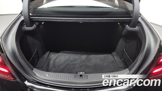 Mercedes-Benz S-Class 2018 — photo 25