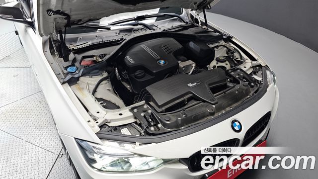 BMW 3-Series 2018 — photo 6