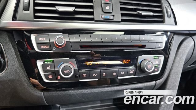 BMW 3-Series 2018 — photo 16