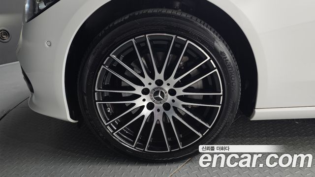 Mercedes-Benz C-Class 2022 — photo 5