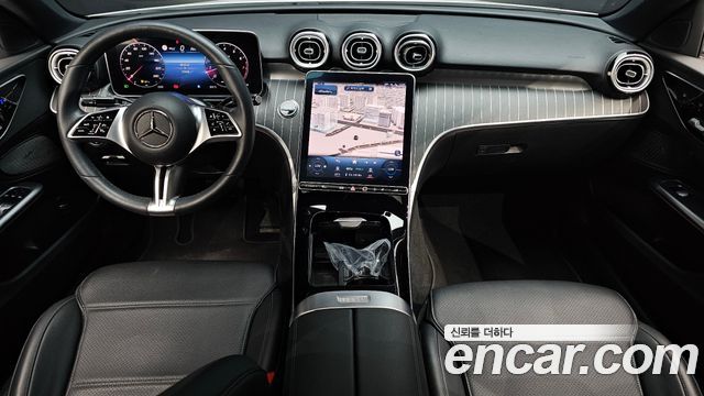 Mercedes-Benz C-Class 2022 — photo 10