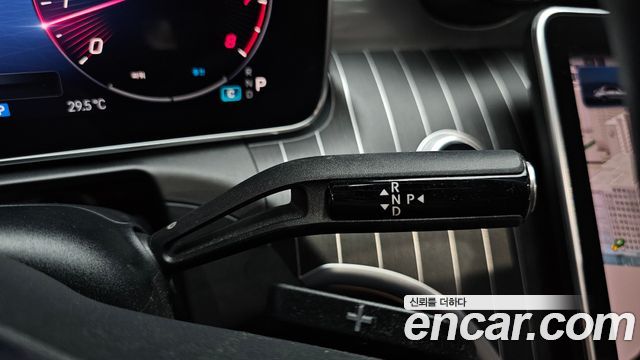 Mercedes-Benz C-Class 2022 — photo 12