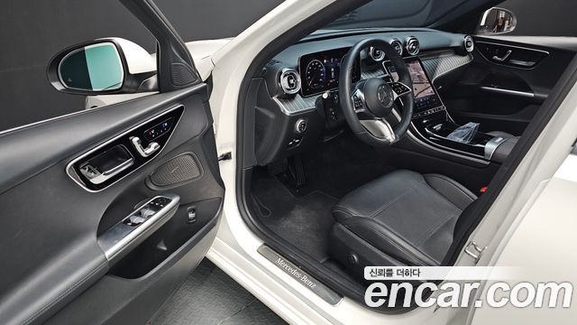 Mercedes-Benz C-Class 2022 — photo 17