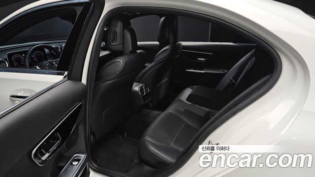 Mercedes-Benz C-Class 2022 — photo 18