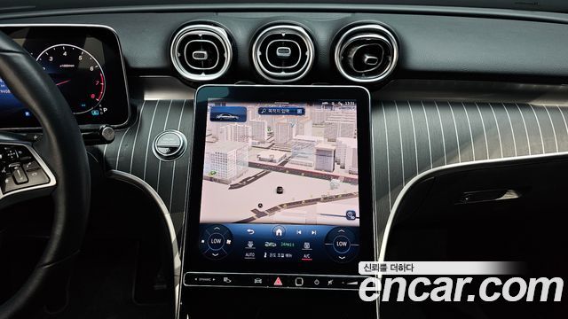 Mercedes-Benz C-Class 2022 — photo 20