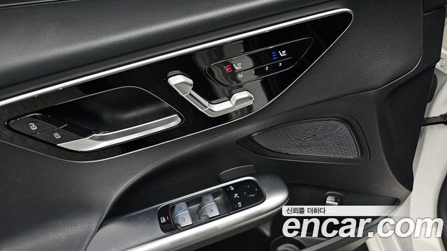 Mercedes-Benz C-Class 2022 — photo 23