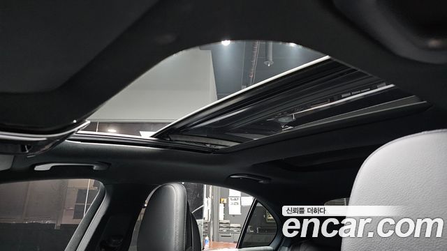 Mercedes-Benz C-Class 2022 — photo 25