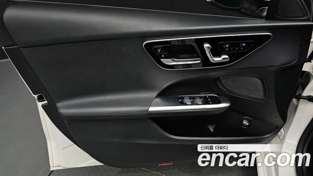 Mercedes-Benz C-Class 2022 — photo 14