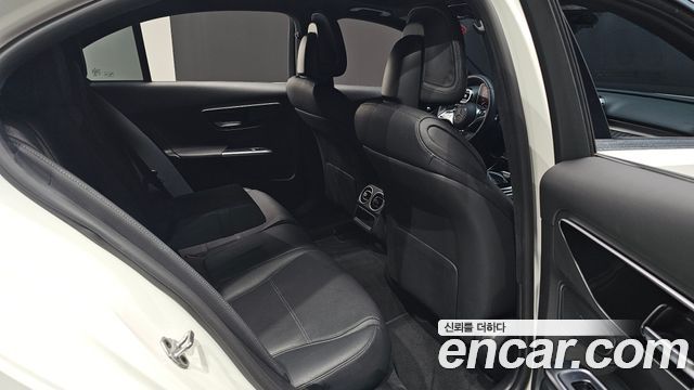 Mercedes-Benz C-Class 2022 — photo 16