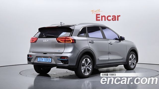 Kia Niro 2022 — photo 2