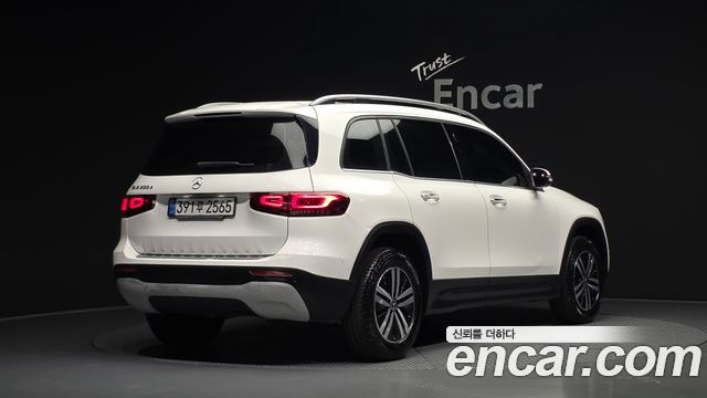 Mercedes-Benz GLB-Class 2021 — photo 2